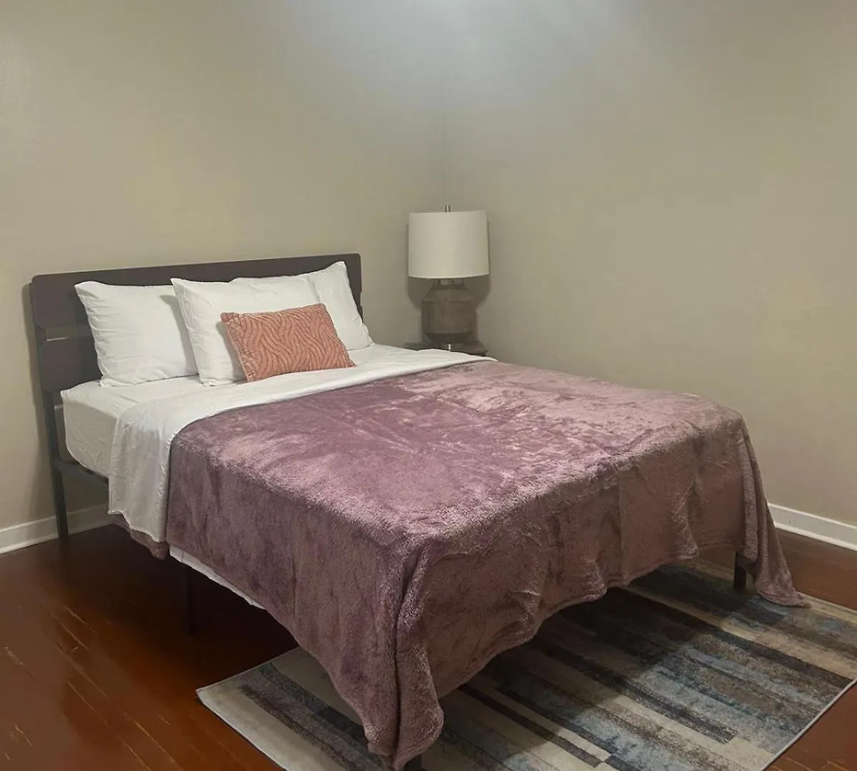 Apartmán Beautifully Furnished Two-Bedroom Unit, Loaded With Appliances And Ample Parking Pittsburgh